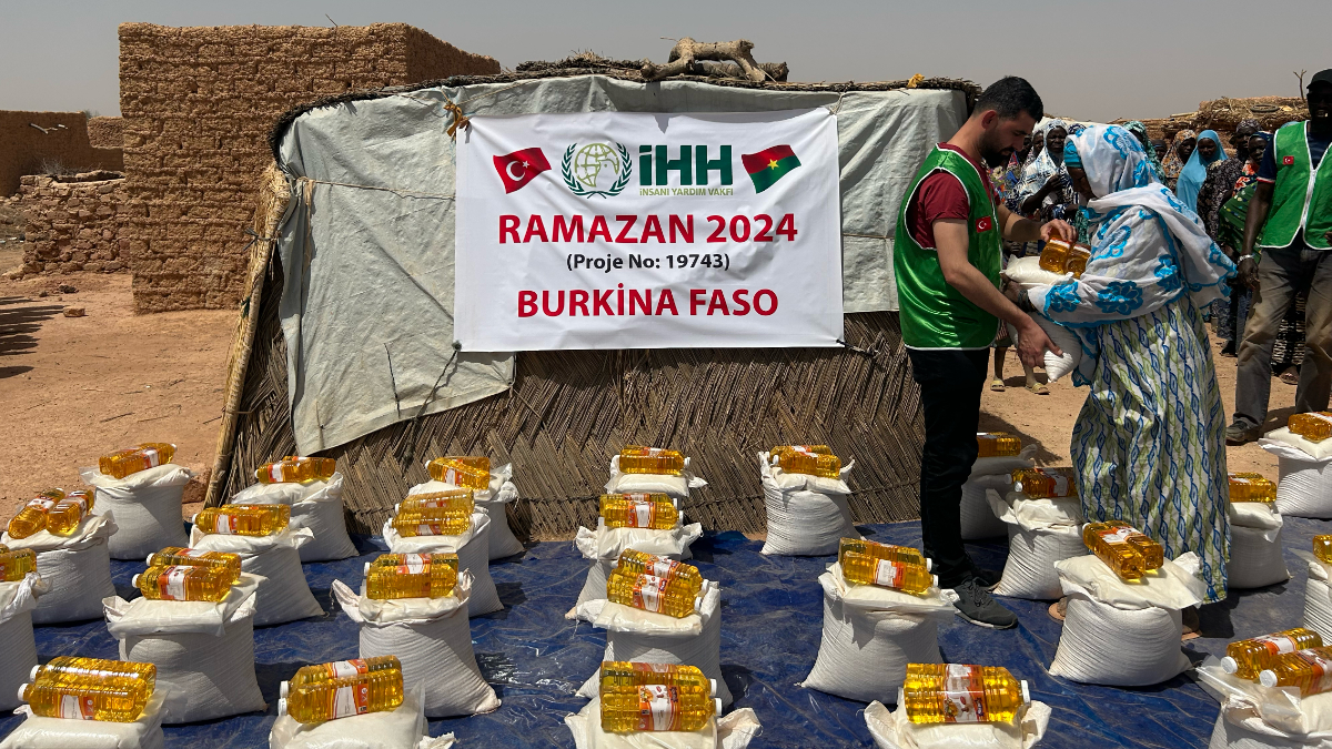 İHH'dan Afrika'ya uzanan yardım eli! Ramazan'ın ilk haftasında Burkina Faso'da yardımlar yapıldı