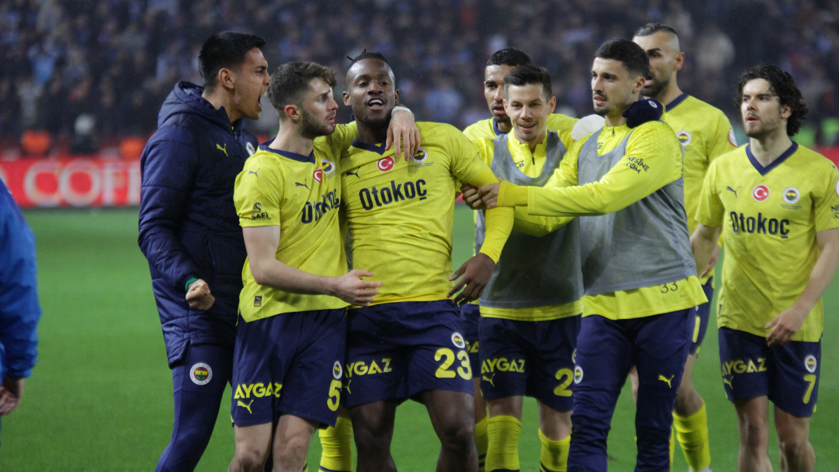 Fenerbahçe, Trabzon'da üç yıl sonra kazandı
