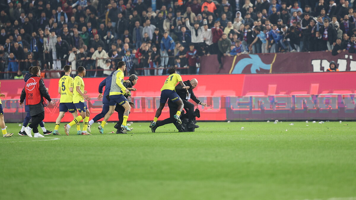 Trabzonspor - Fenerbahçe maçının ardından koridorda yaşananlar