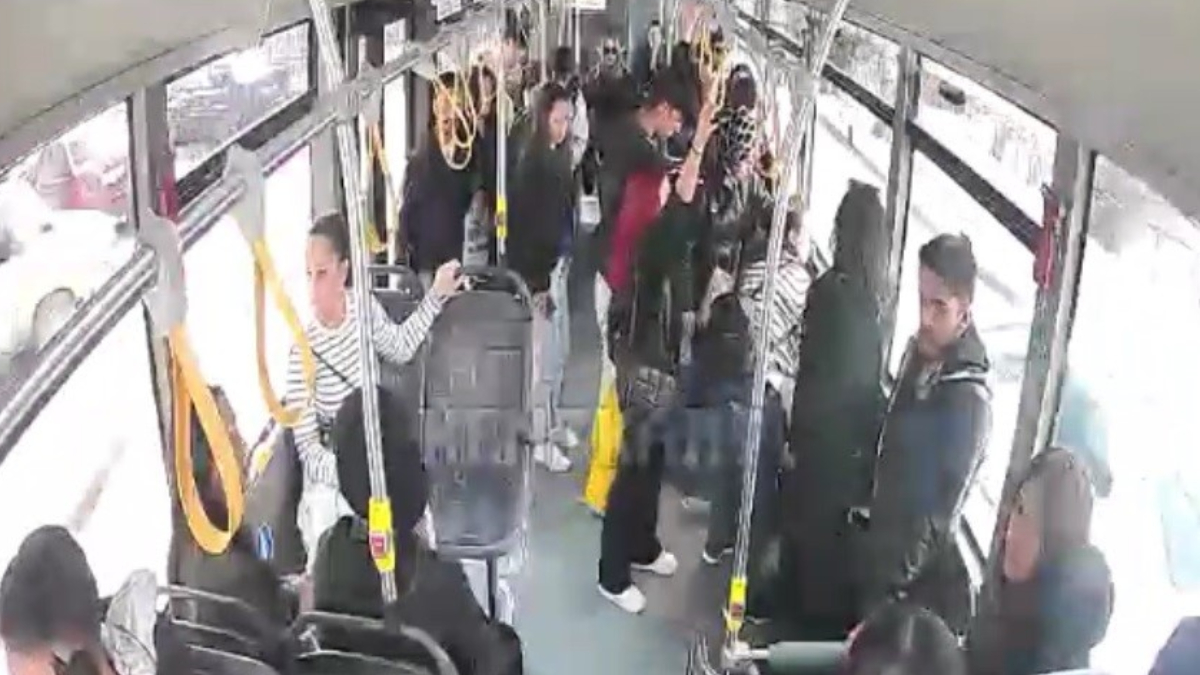Muğla'da otobüste rahatsızlanan yolcuyu şoför hastaneye yetiştirdi