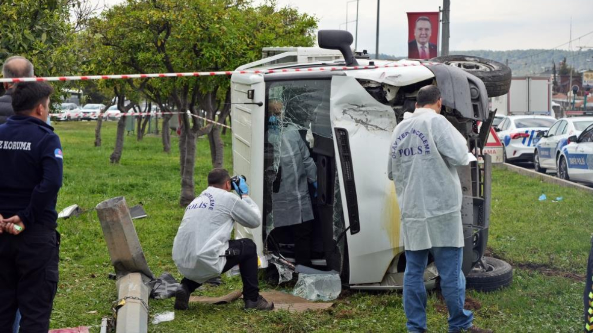 Antalya'da ceza infaz koruma aracı devrildi: 1 ölü 1 yaralı