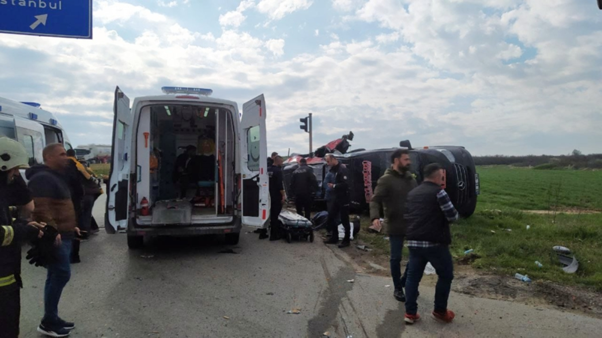 Tekirdağ'da korkunç kaza! Tırla yolcu minibüsü çarpıştı: 5 ölü, 10 yaralı
