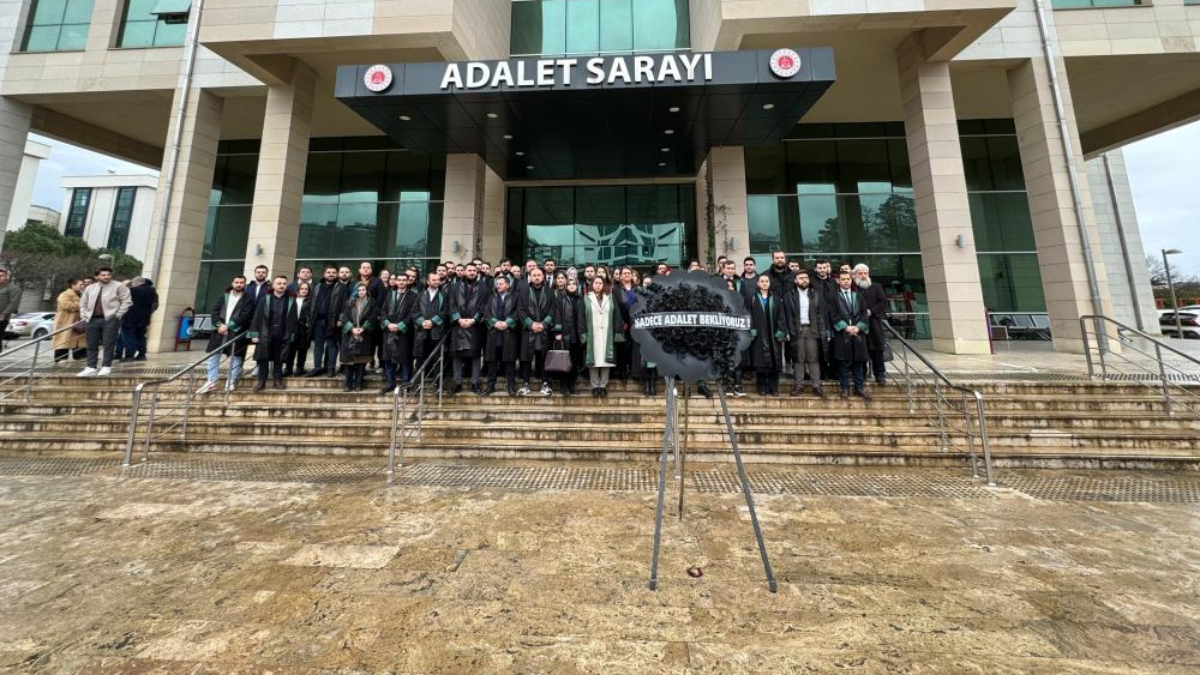 Trabzonlu avukatlardan, tutuklanan taraftarlar için protesto