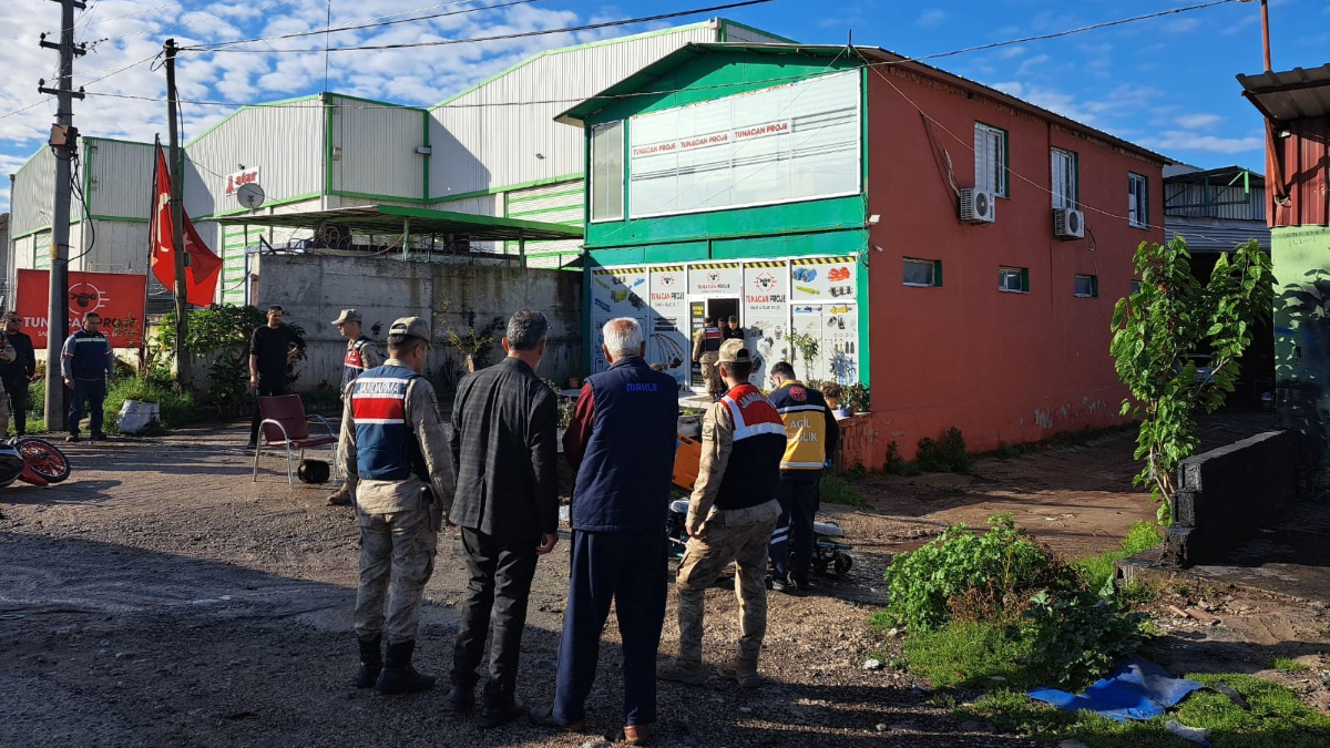 Hatay'da silahlı saldırı: Dayı yeğen yaralandı