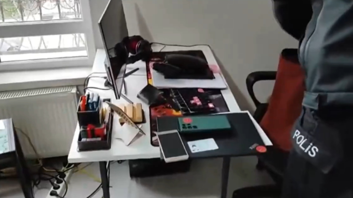 10 ilde Sibergöz-29 operasyonu! 13 kişi yakalandı