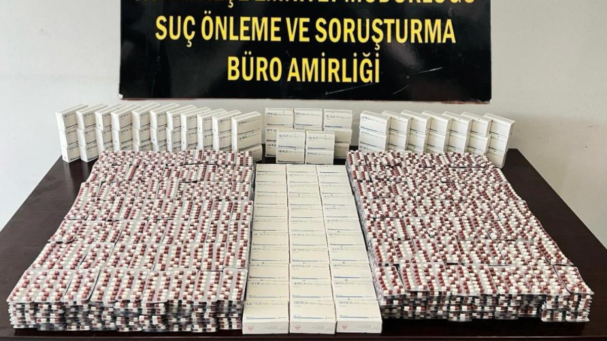 İzmir'de 23 bini aşkın sentetik ecza hapı ele geçirildi