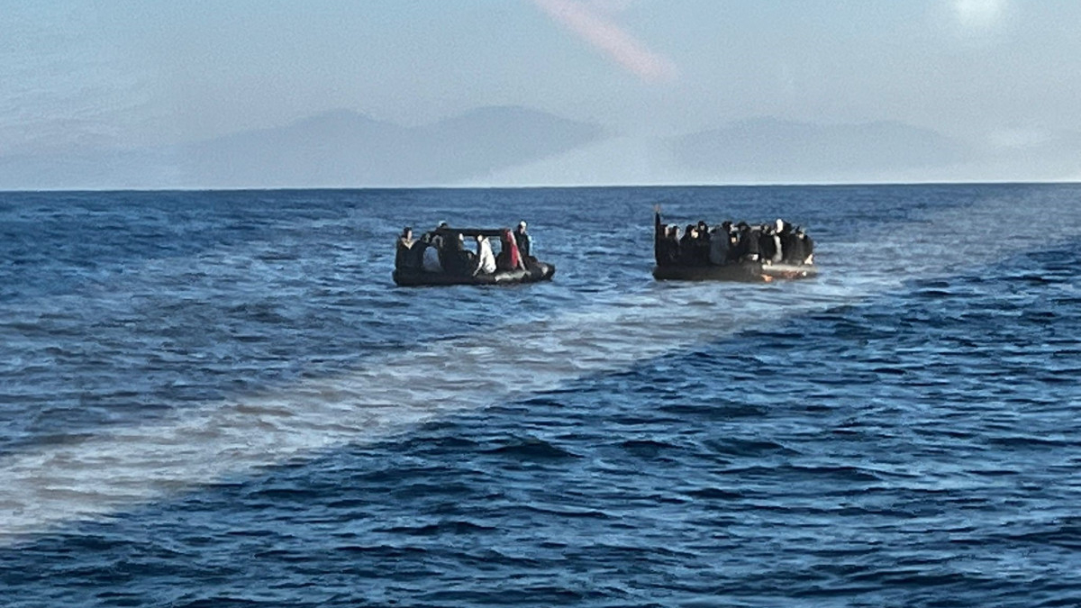 Muğla'da can salına bindirip denizin ortasına bıraktılar