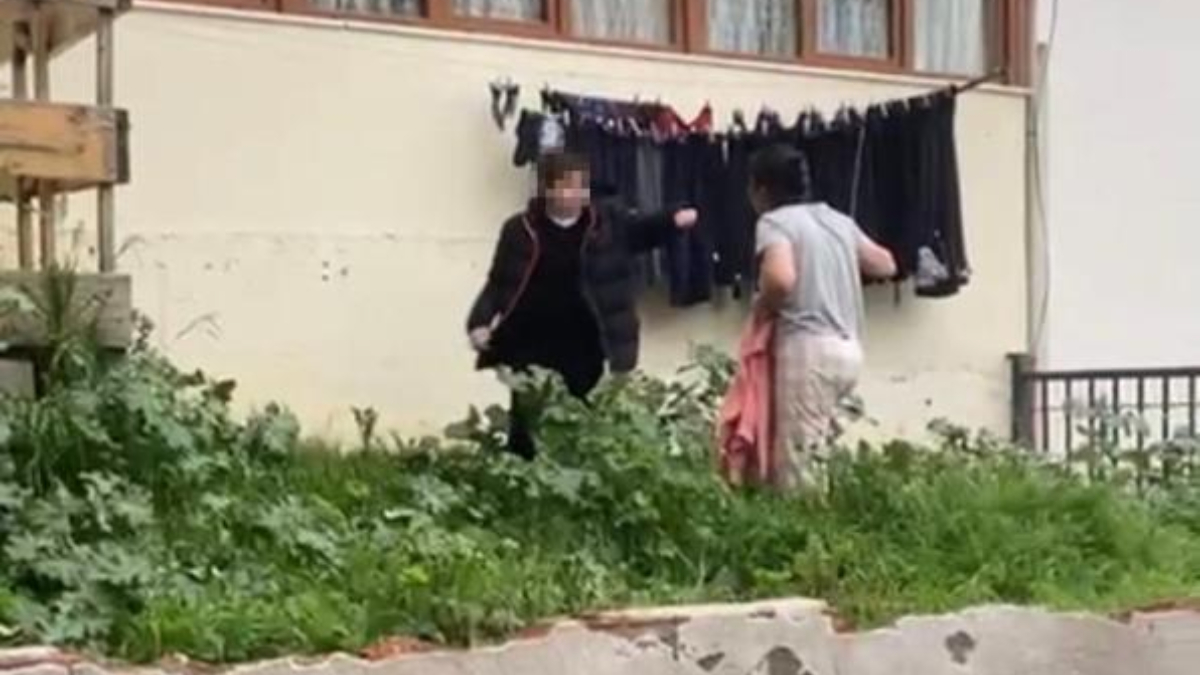 İstanbul'da parkta çocuğa şişle tehdit: Senin beynini patlatırım