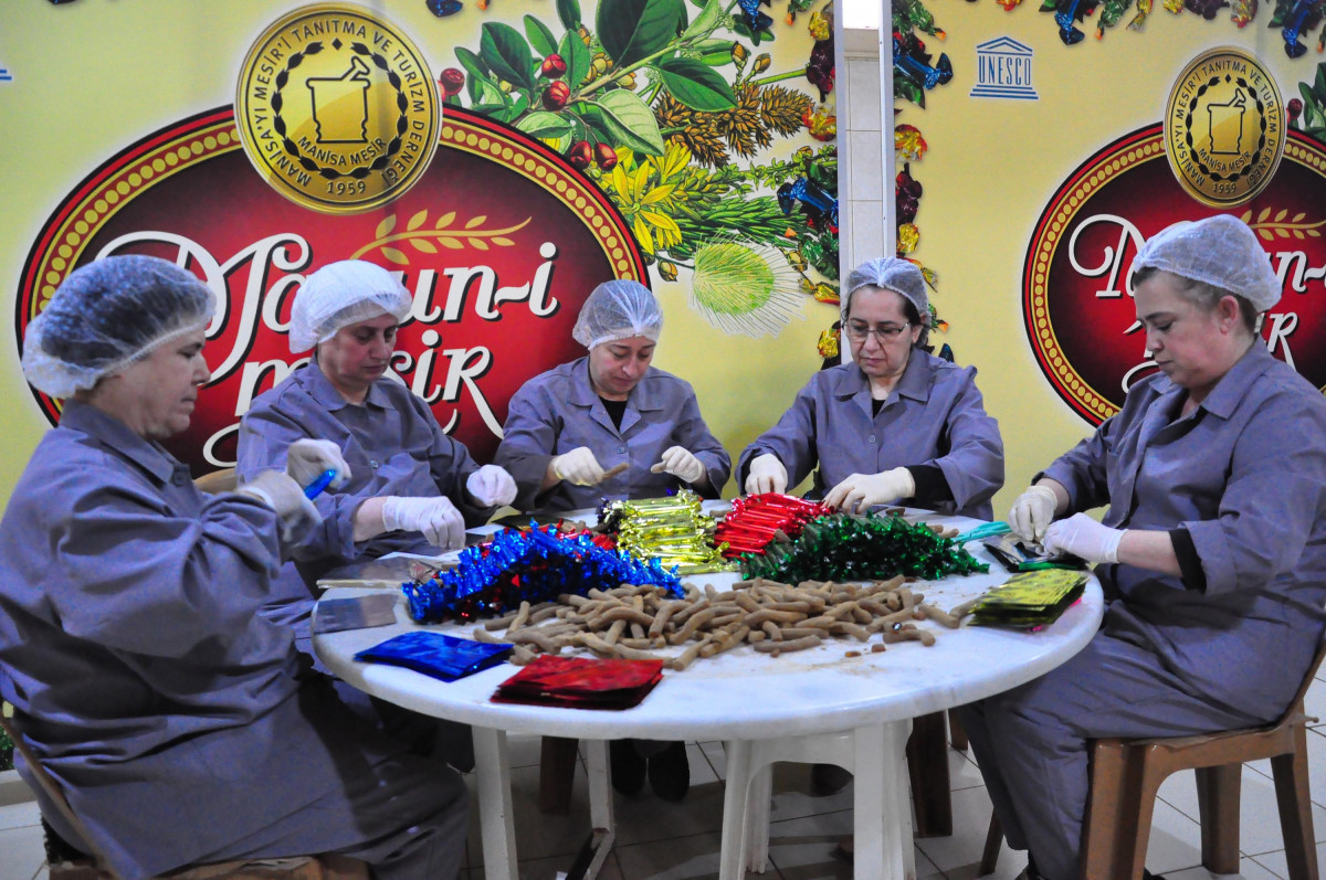 Manisa'da festival heyecanı: Mesir macunları geleneksel yöntemle hazırlanıyor