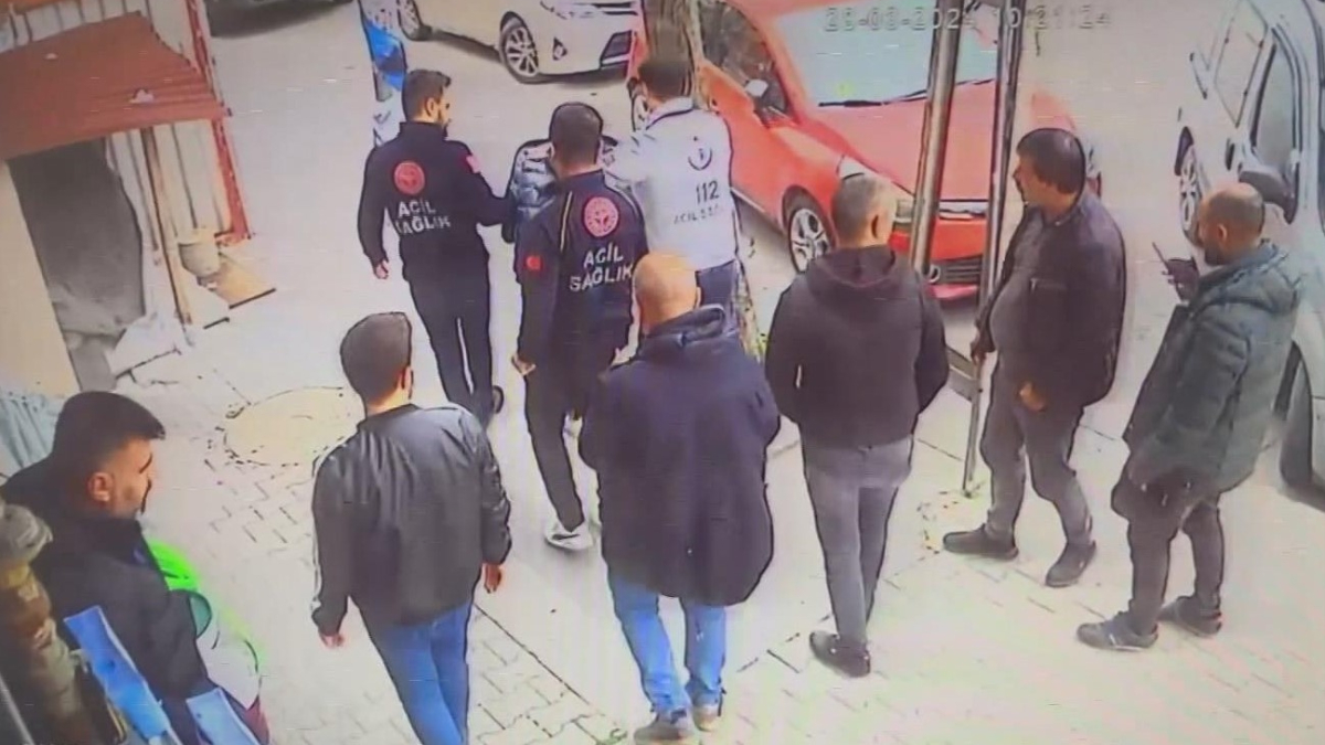 İstanbul'da tartıştığı arkadaşlarından dayak yedi Şikayetçi olmadı