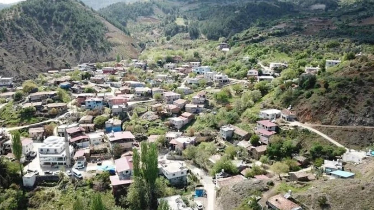 Hatay'da heyelan riski nedeniyle taşınacak mahalleye 228 konut