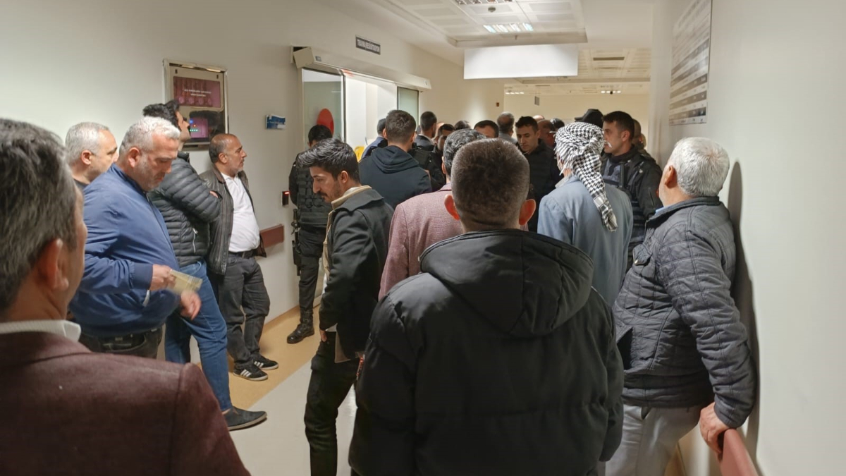 Siirt'te iki aile arasında silahlı kavga: 1’i ağır 5 yaralı