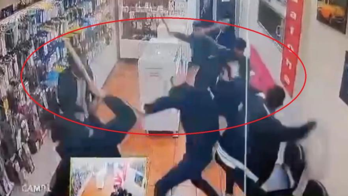 Diyarbakır'da sopalarla bastıkları iş yerindeki kişileri darbettiler