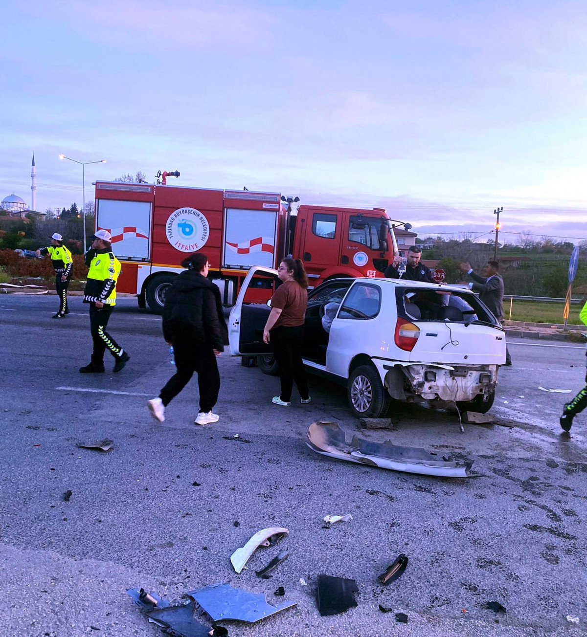 Tekirdağ'da otomobille çarpışan araç köprüden uçtu: 7 yaralı