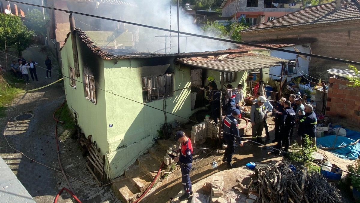 Aydın'da 2 yaşındaki bebek alevlerin arasında kaldı: Hayatını kaybetti