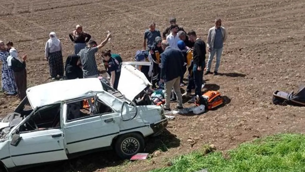 Diyarbakır’da otomobil şarampole yuvarlandı: 9 yaralı