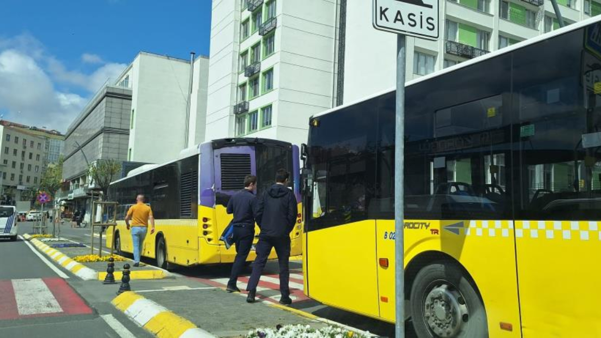 Gaz pedalı takılı kalan İETT otobüsü, duraktaki otobüslere çarptı