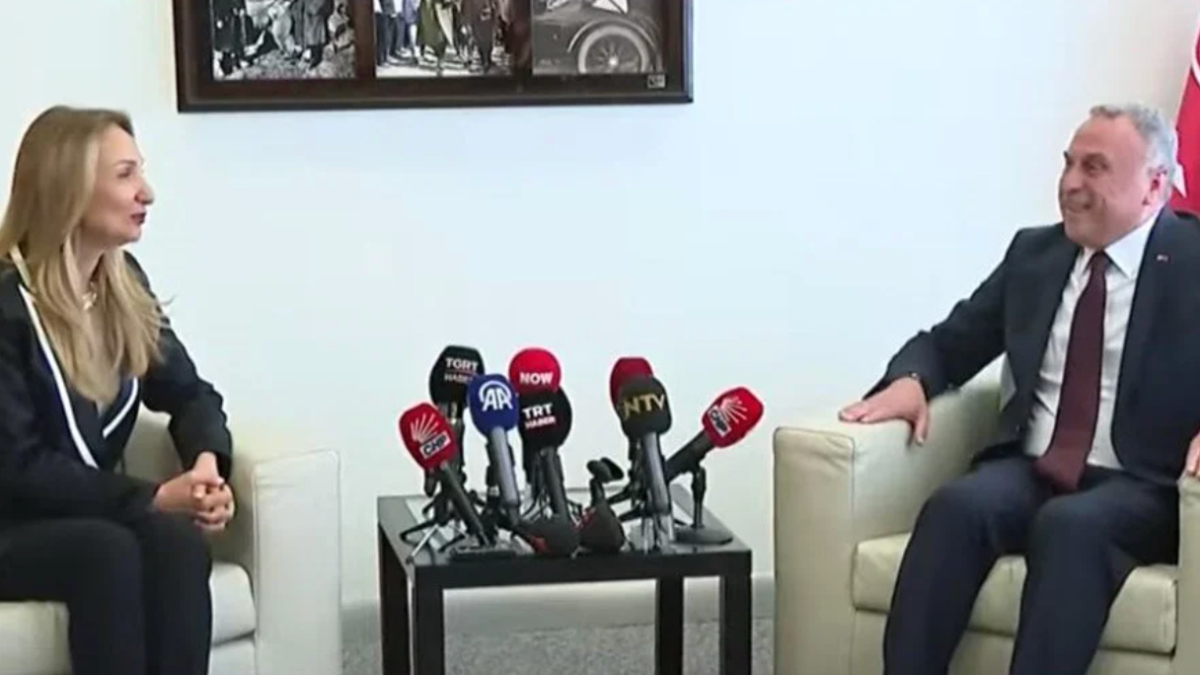 AK Parti ve CHP bayramlaştı: "Kutuplaşmayı bırakmalıyız"