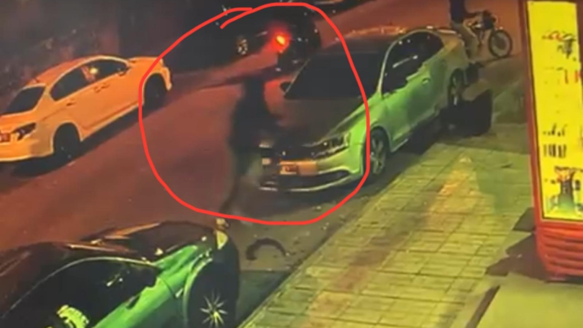 Diyarbakır'da kahveyi basıp otomatik silahla havaya ateş ettiler