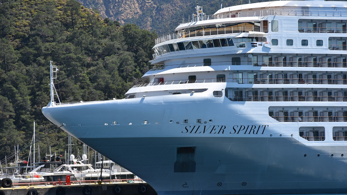 Marmaris, 2024 kruvaziyer sezonuna 'merhaba' dedi: Gemiden 490 yolcu indi