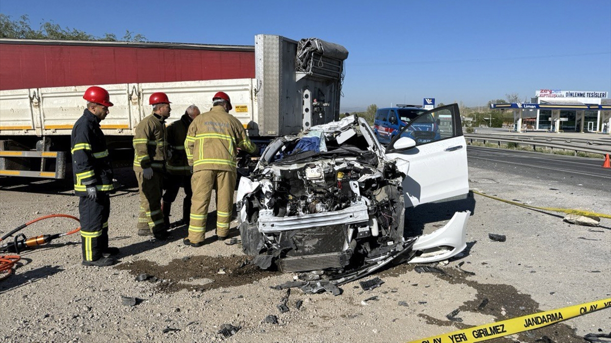 Kırıkkale'de trafik kazası: 1 ölü 2 yaralı