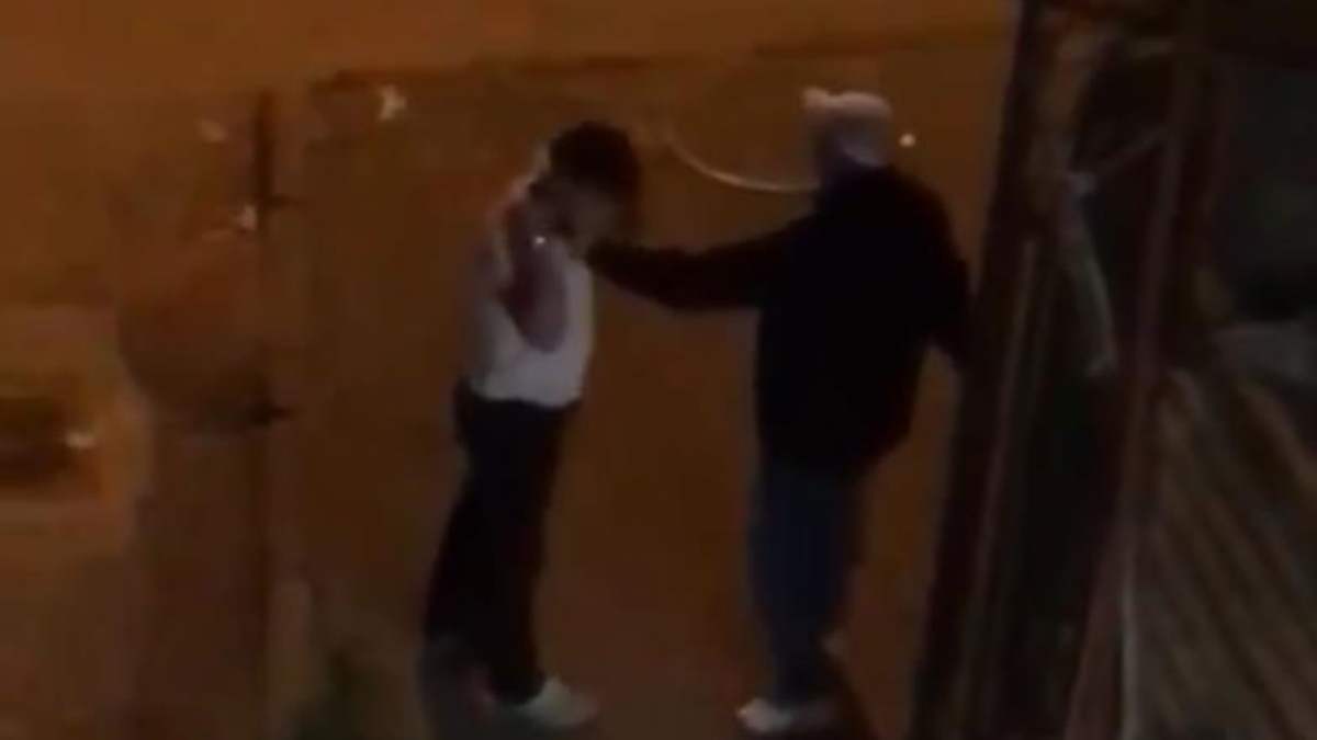 Bursa'da babasıyla tartışan genç, kardeşini rehin aldı