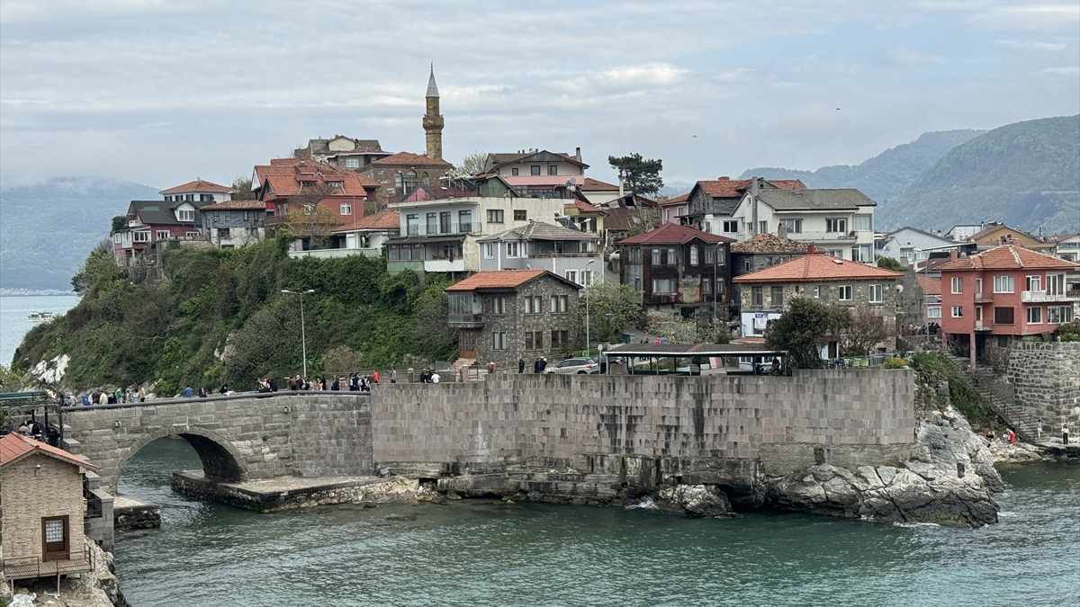 Bayram tatili Batı Karadeniz'deki turizm merkezlerine yaradı: Bartın'da Amasra hayran bıraktı