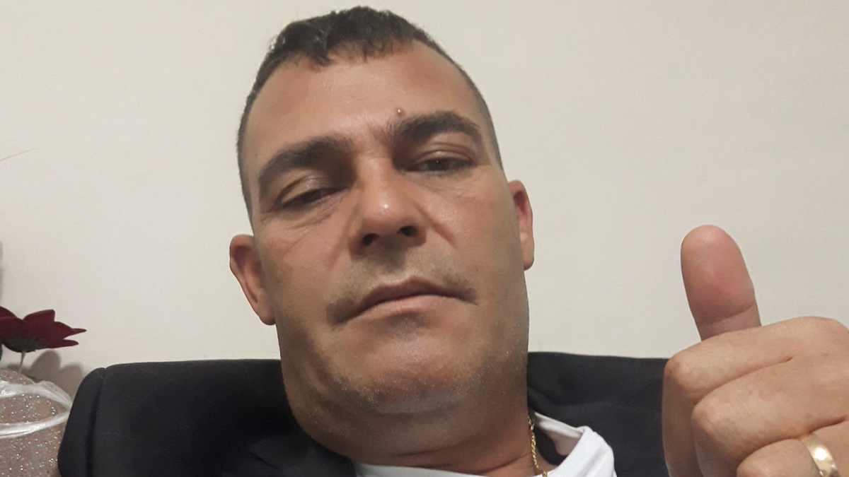 Afyonkarahisar'da evinde dövülüp çarşafla boğulmak istenen müzisyen öldü
