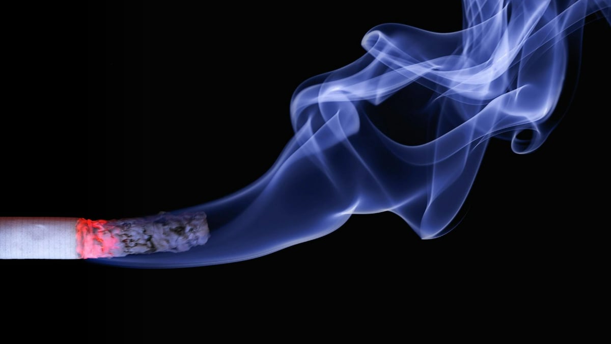 Almanya İngiltere'nin ardından sigara yasağını tartışıyor