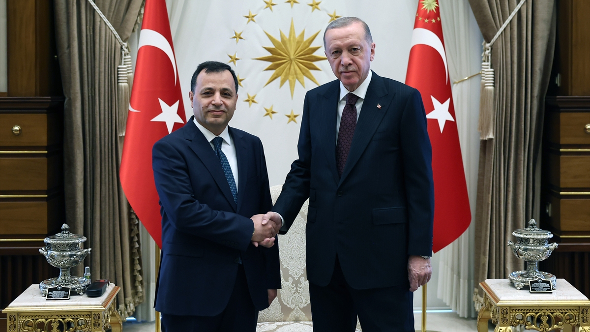 Cumhurbaşkanı Erdoğan AYM Başkanı Arslan la görüştü