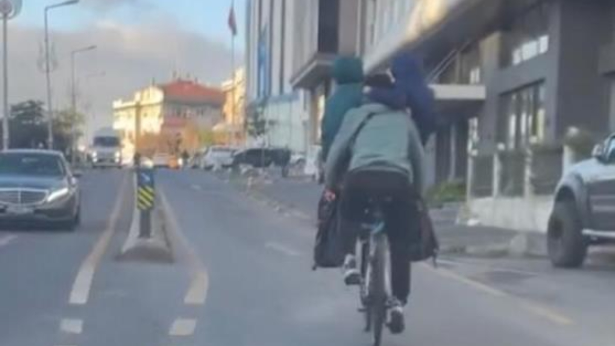 İstanbul'da birbirinden ilginç yolculuklar: Vatandaşlar canını hiçe saydı