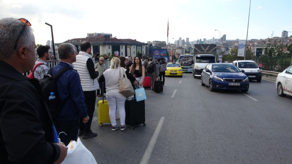 M4 Kadıköy-Sabiha Gökçen metro hattında arıza: Seferler durdu