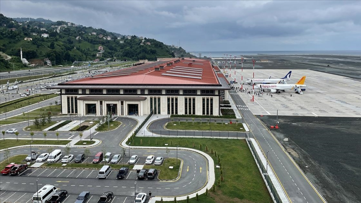 Abdulkadir Uraloğlu'ndan Rize-Artvin Havalimanı raporu: 2 yılda 2 milyon yolcu!