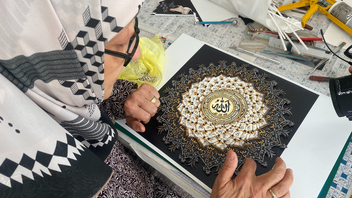 Konya'da eşinin vefatının ardından sanata tutundu
