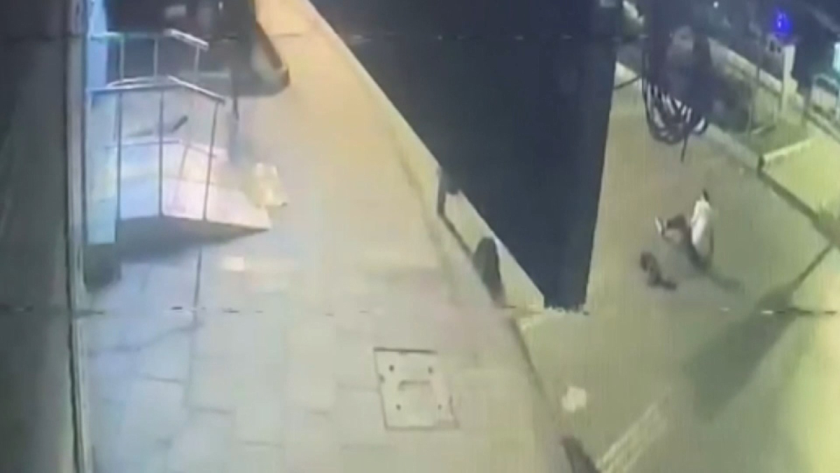 İstanbul'da ATM önünde darbedilen adam parasını kaptırdı 5 kişi gözaltında