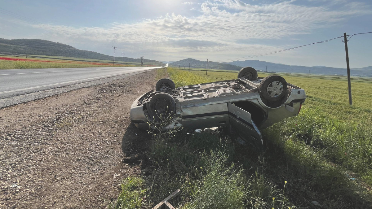 Gaziantep’te otomobil şarampole yuvarlandı: 4 yaralı
