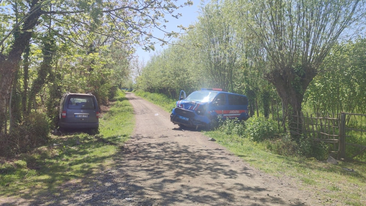 Samsun’da jandarmaya çarpan aracın sürücüsü öldü
