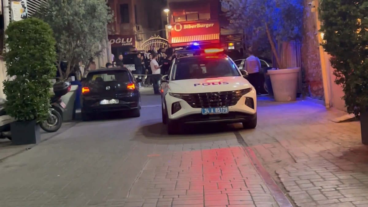 Beşiktaş'ta Kanlı Kavga: Eğlence Mekanından Sokağa Taşan Tartışma 1 Yaralıya Yol Açtı!