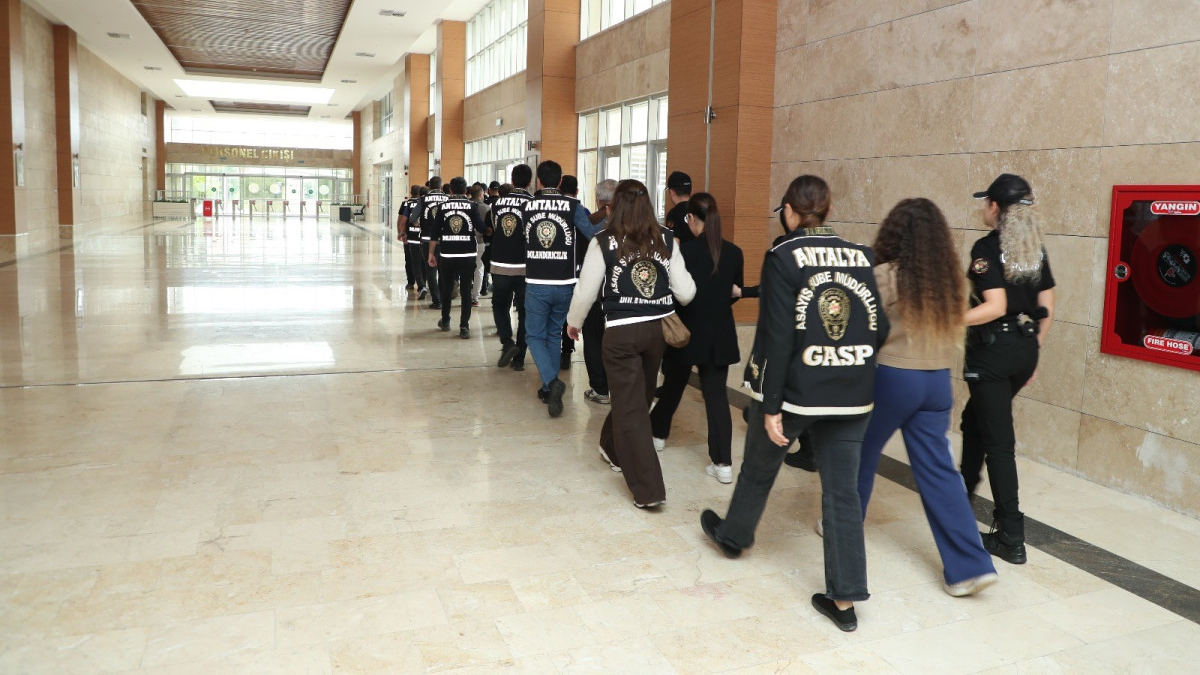 Antalya’da masaj salonlarına operasyon: 42 milyon TL’yi aşan mal varlığına el konuldu
