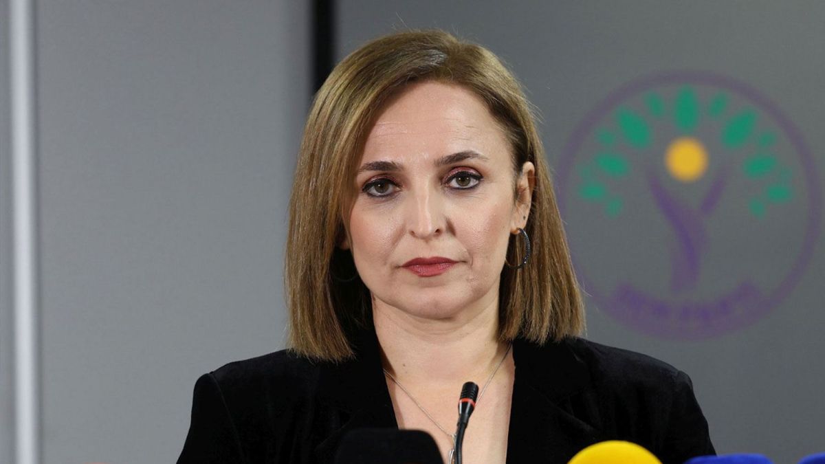 Pervin Buldan kaza geçirdi, suikast yok Pervin Buldan kaza geçirdi, suikast yok