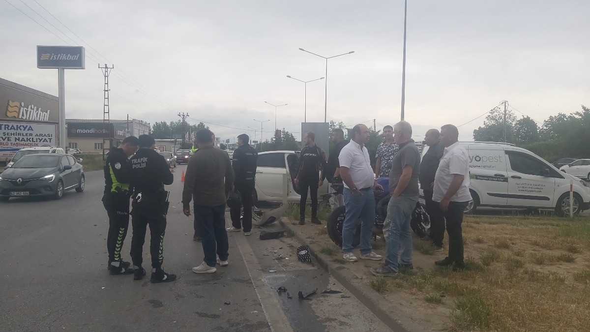 Kırklareli’de otomobil ile motosiklet çarpıştı