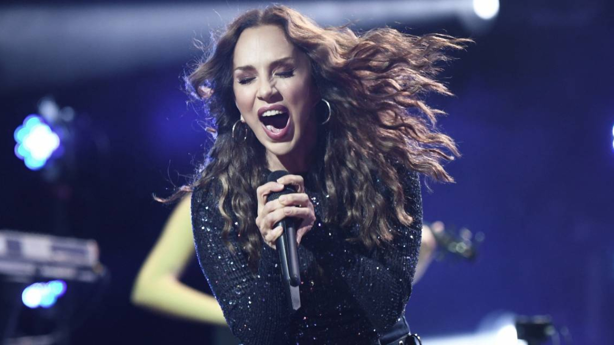 Sertab Erener'den 'zıplamayan Tayyipçi' diyenlere destek Sertab Erener'den 'zıplamayan Tayyipçi' diyenlere destek