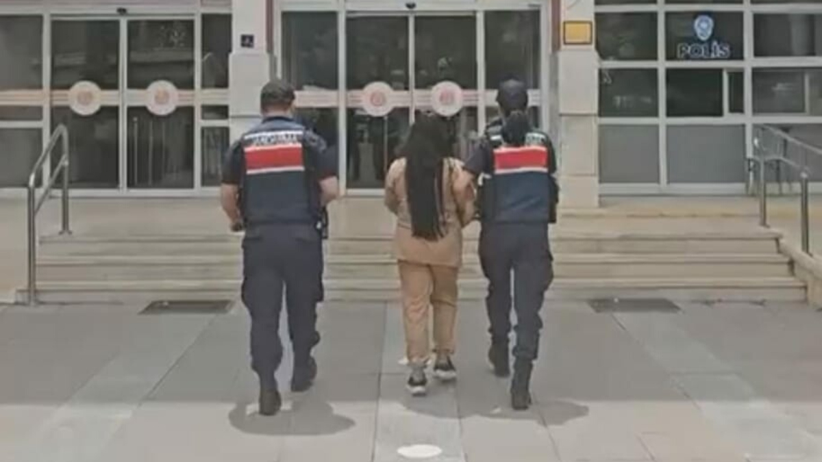 Aydın’da hırsızlıktan cezası bulunan şahıs yakalandı Aydın’da hırsızlıktan cezası bulunan şahıs yakalandı