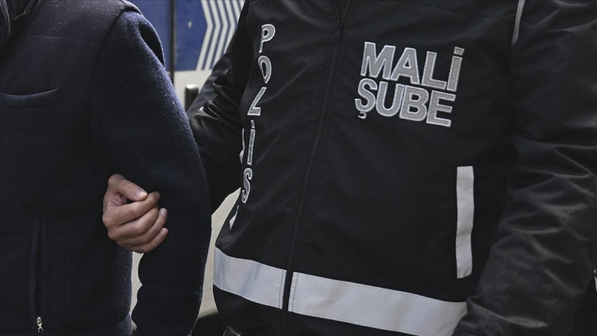 Borsa İstanbul soruşturmasıyla ilgili Ünsal Ban gözaltına alındı Borsa İstanbul soruşturmasıyla ilgili Ünsal Ban gözaltına alındı