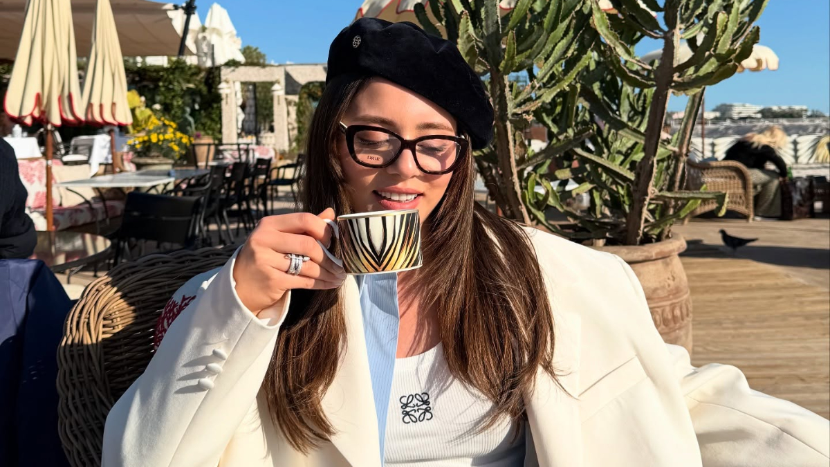 Sıla Türkoğlu da Cannes’a gitti! Pozlarına beğeni yağdı Sıla Türkoğlu da Cannes’a gitti! Pozlarına beğeni yağdı