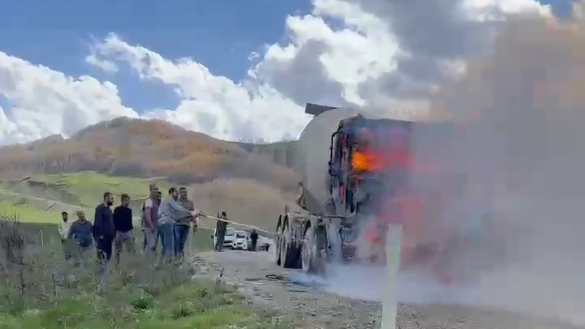 Erzurum’da beton mikseri alev topuna döndü