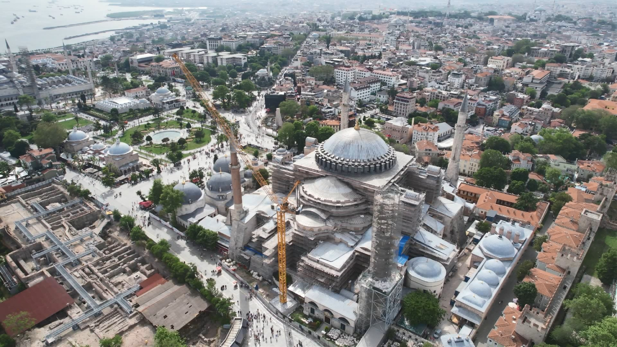 İstanbul’da Ayasofya Camii restorasyonu havadan görüntülendi İstanbul’da Ayasofya Camii restorasyonu havadan görüntülendi