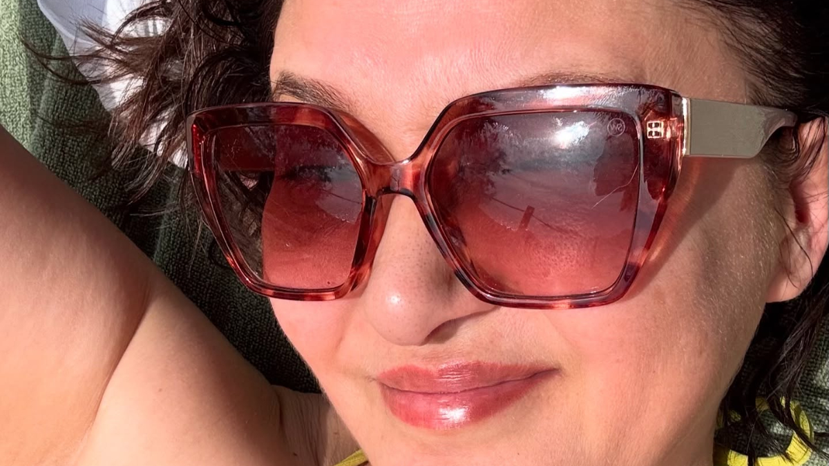Nurgül Yeşilçay sezonu açtı! Mayolu karelerini sosyal medyadan paylaştı