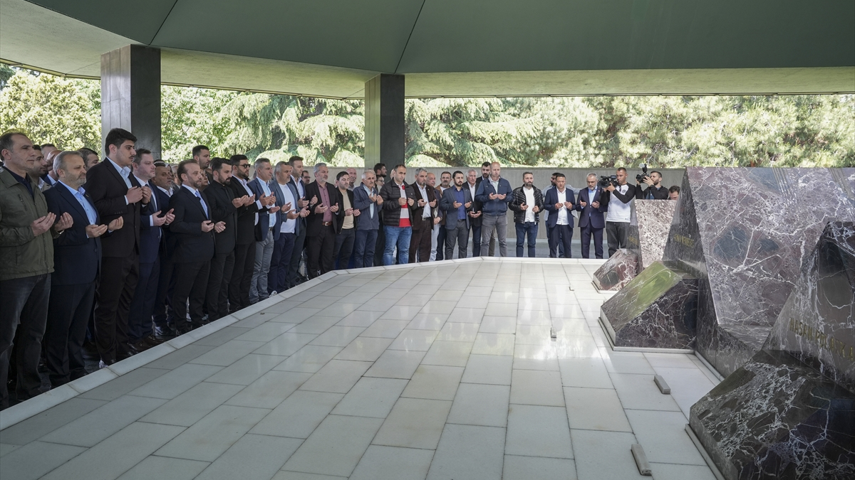27 Mayıs siyaset üzerinde yaralar bıraktı
