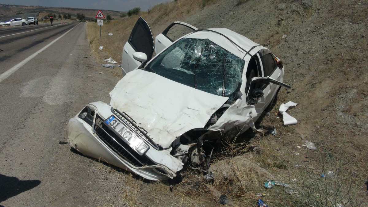 Kilis’te otomobiller çarpıştı: 8 yaralı